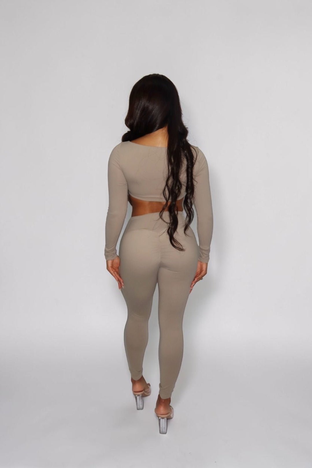 SEAMLESS SCRUNCH LEGGINGS - KHAKI - GLAMORZ