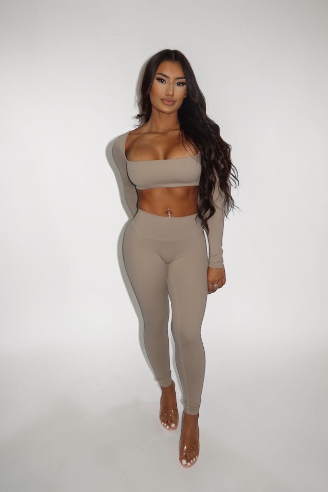 SEAMLESS SCRUNCH LEGGINGS - KHAKI - GLAMORZ